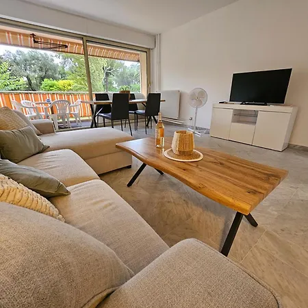 Luxueux 3 Pieces Apartment *